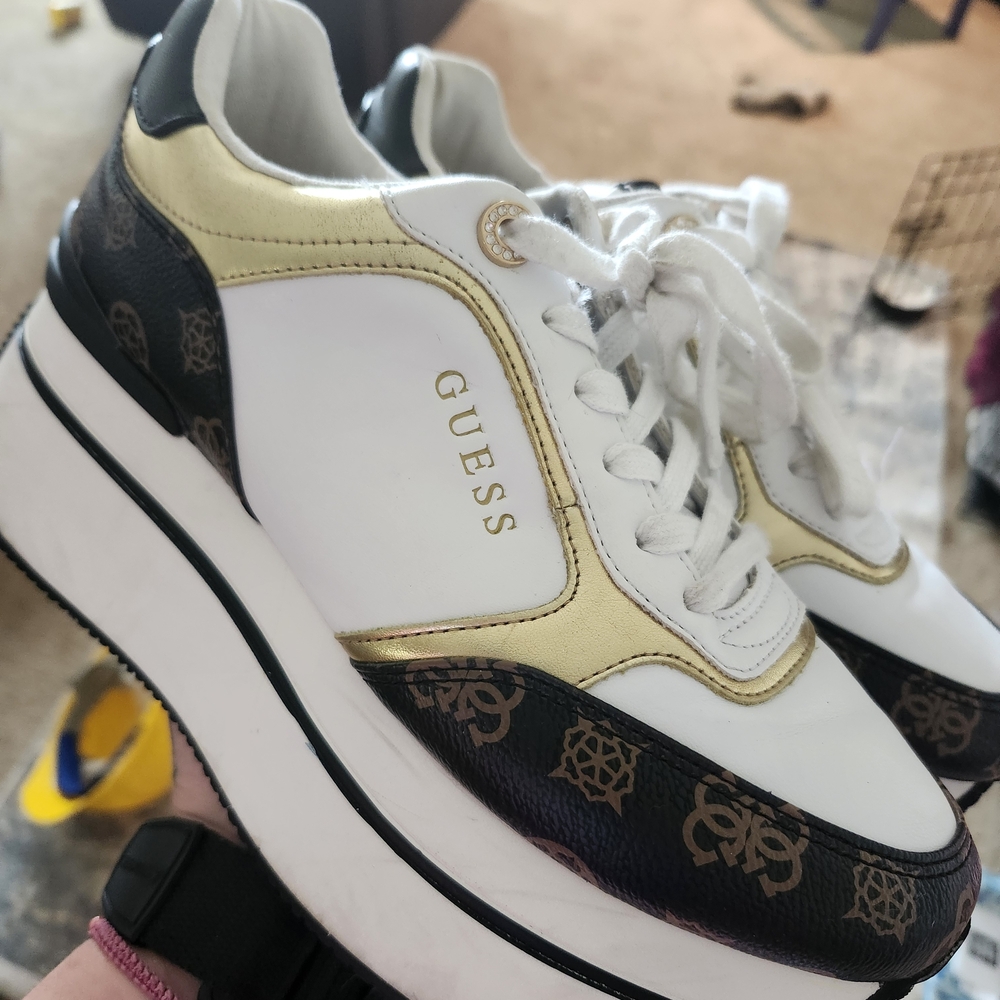 GUESS Women's White, Gold, and Black Sneakers
